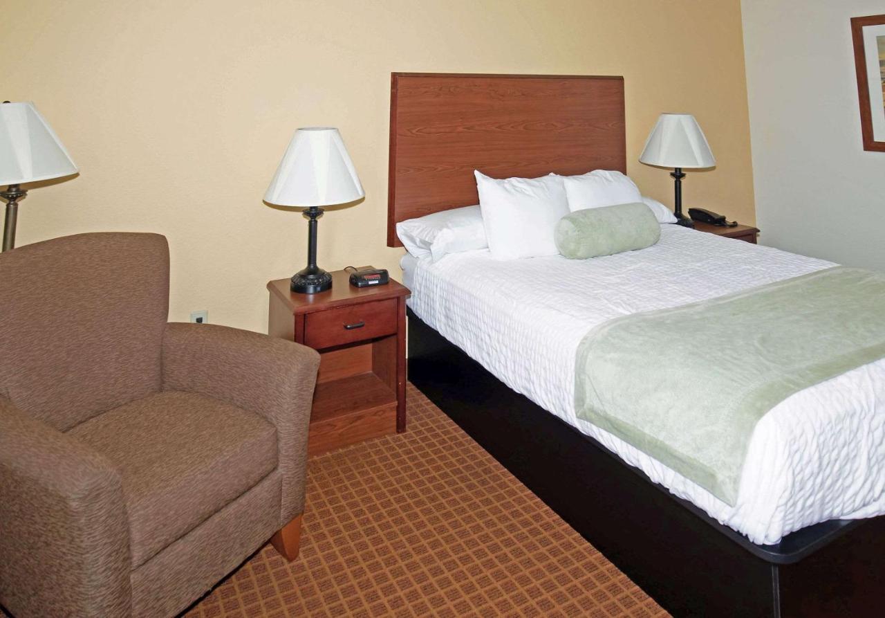Rodeway & Hotel 2*
